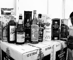 wine shortage in uttarakhand, smuggler active.